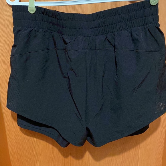 H&M running lined running shorts, size medium - Picture 2 of 4